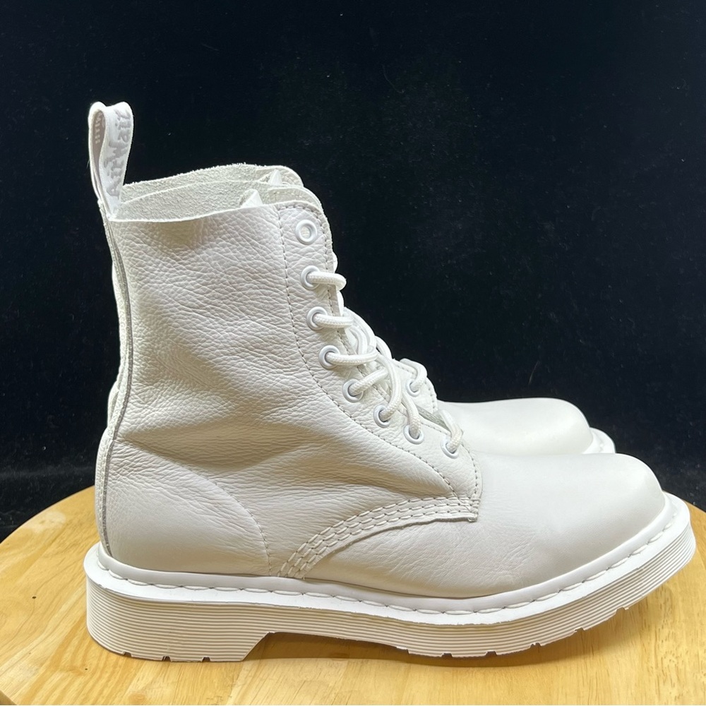 Doc Dr. Martens Smooth Leather Combat Boots Triple White 8-eyelets USA Multi Sz - Picture 8 of 9